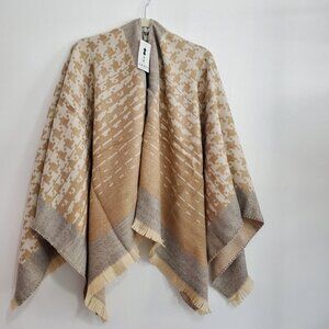Made in Italy Aztec Native Tribal Print Fringe Poncho Wrap Camel Women OS